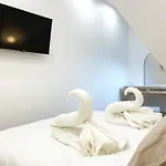 Le Petit Palais - 50m - Vue Et Campagne Apartmán