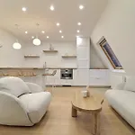 Le Petit Palais - 50m - Vue Et Campagne Apartmán